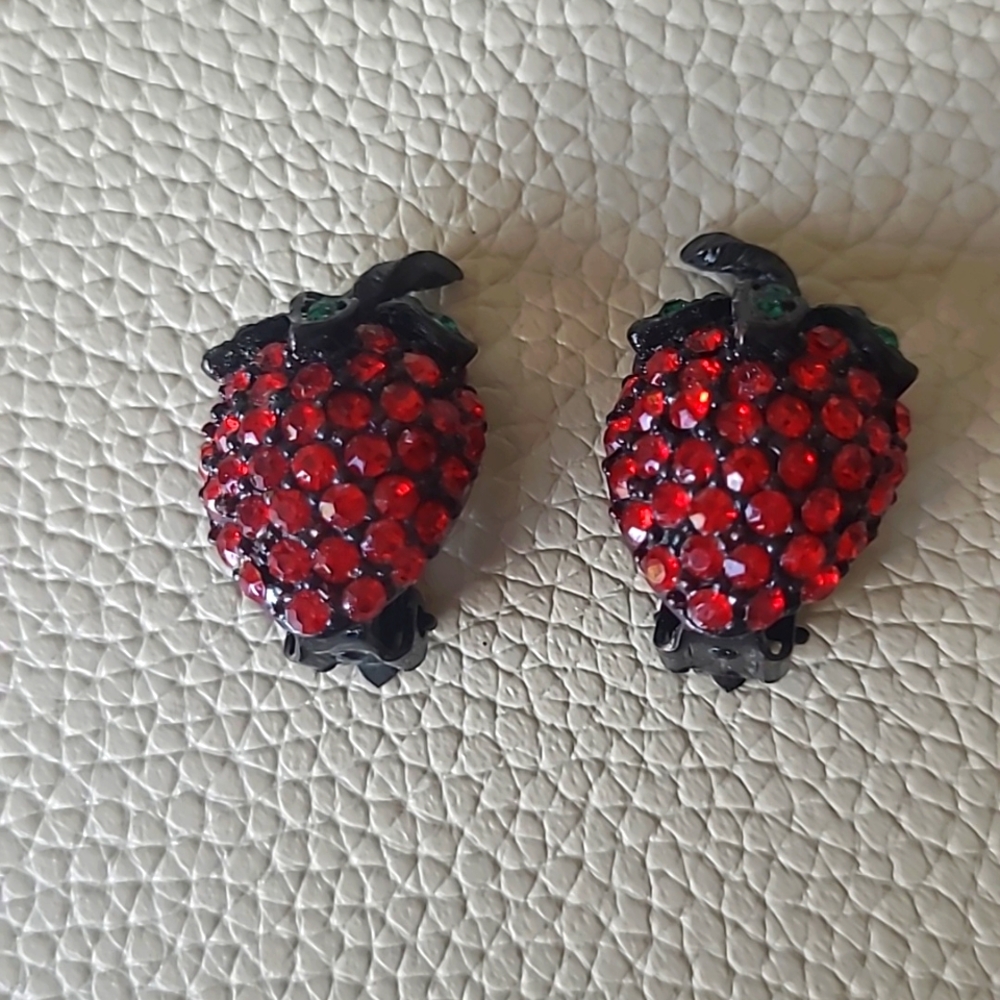 1950'S WEISS RHINESTONE STRAWBERRY EARRINGS